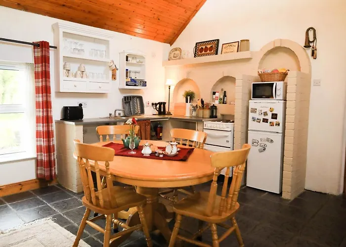 Holiday home Wisteria